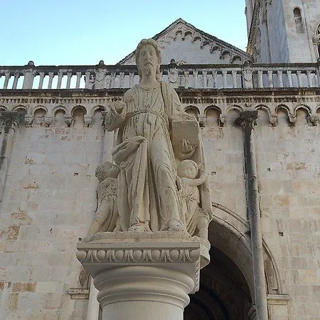 Victoria