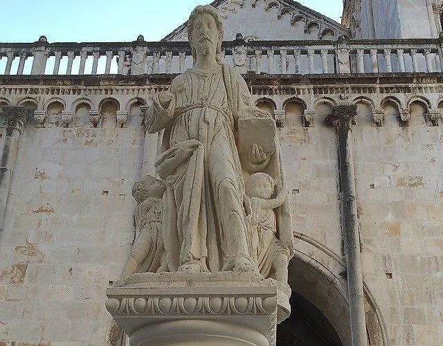 Victoria