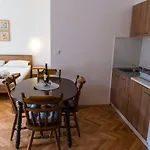 Victoria Apartment